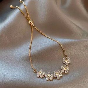ZIRCONIA LUXURY FLOWER BRACELET
